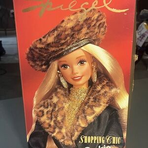 Spiegel Shopping Chic Doll with Leopard Print